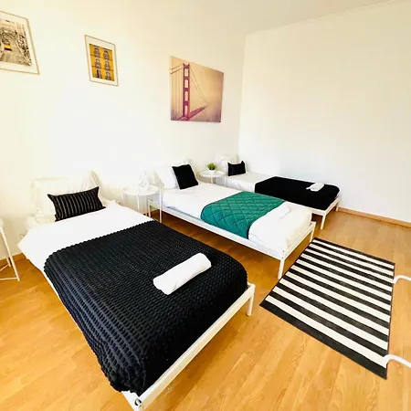 Lisbon 87 City Center Flat Ideal For Groups And Families-3